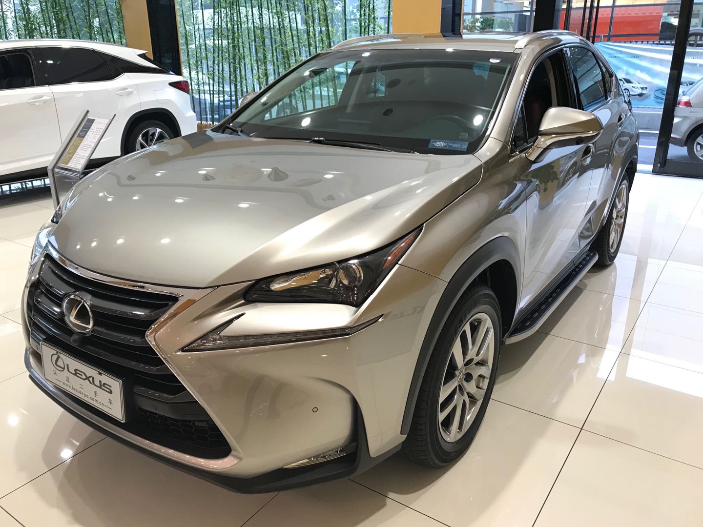 雷克萨斯nx-200t-2.0t-a/mt四驱锋尚版[进口]